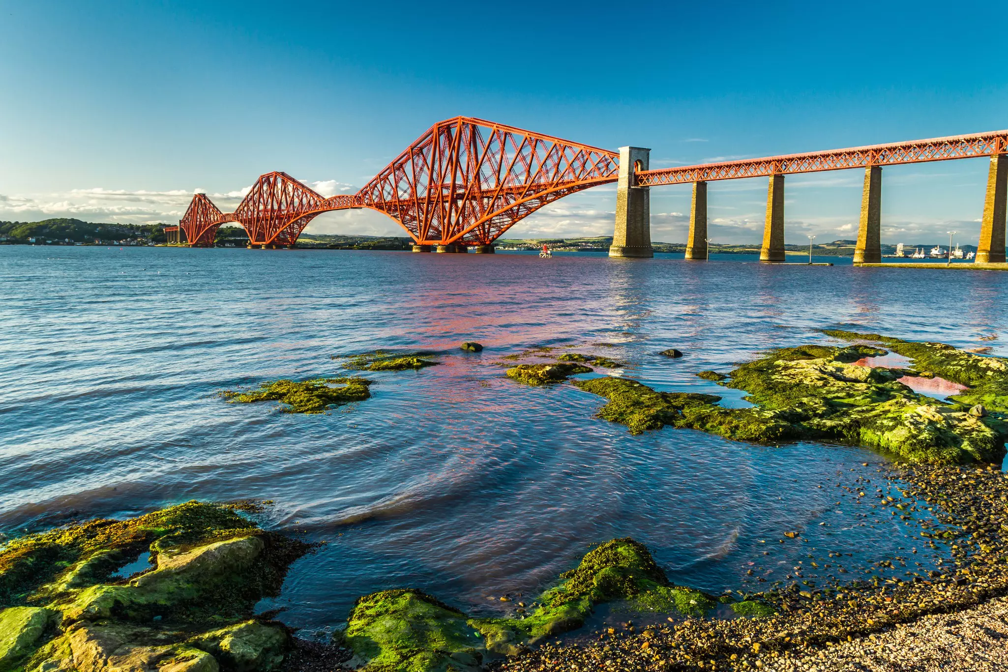 A view of the railway bridge over the Firth of Forth north of Edinburgh, Scotland.