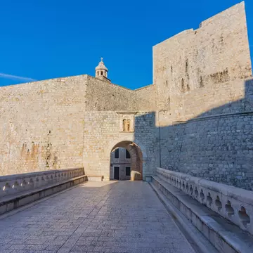 The Ploče Gate, a second major entrance to the city with statue of Saint Blaise, the patron saint of Dubrovnik. Dubrovnik is a historic city in Croatia region of Dalmatia. UNESCO World Heritage Site, License Type: media, Download Time: 2026-02-23T21:44:42.000Z, User: LP_YKhanna, Editorial: false, purchase_order: 65050 - Digital Destinations and Articles, job: LP, client: App Content, other: Yuvraj Khanna