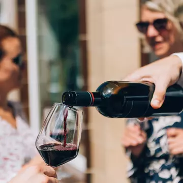 Bordeaux is a surprisingly budget-friendly destination, even for oenophiles © Carlo Prearo / Shutterstock