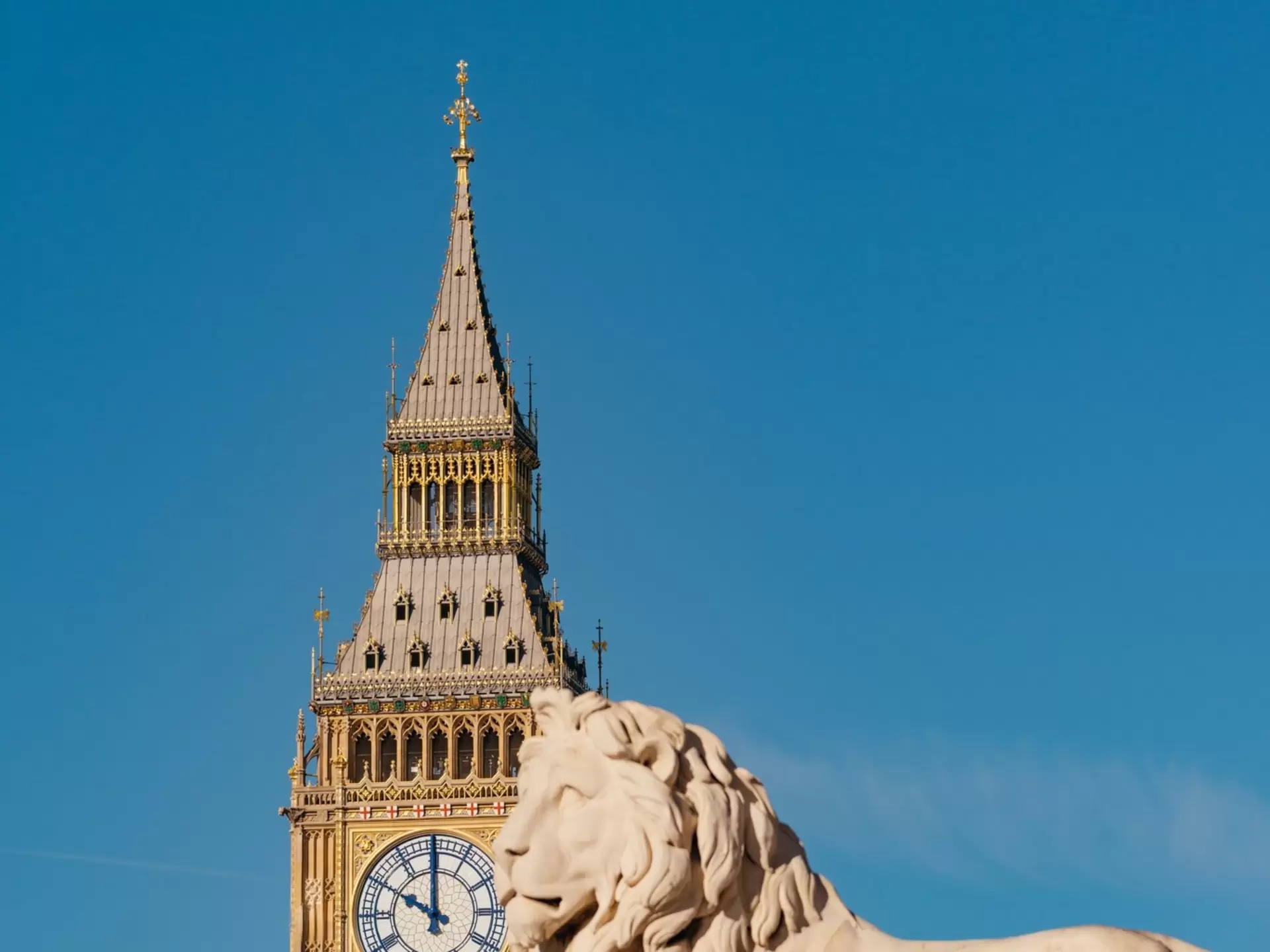 Westminster Bridge's South Bank Lion and 'Big Ben' (Elizabeth Tower) of the Palace of Westminster, Westminster