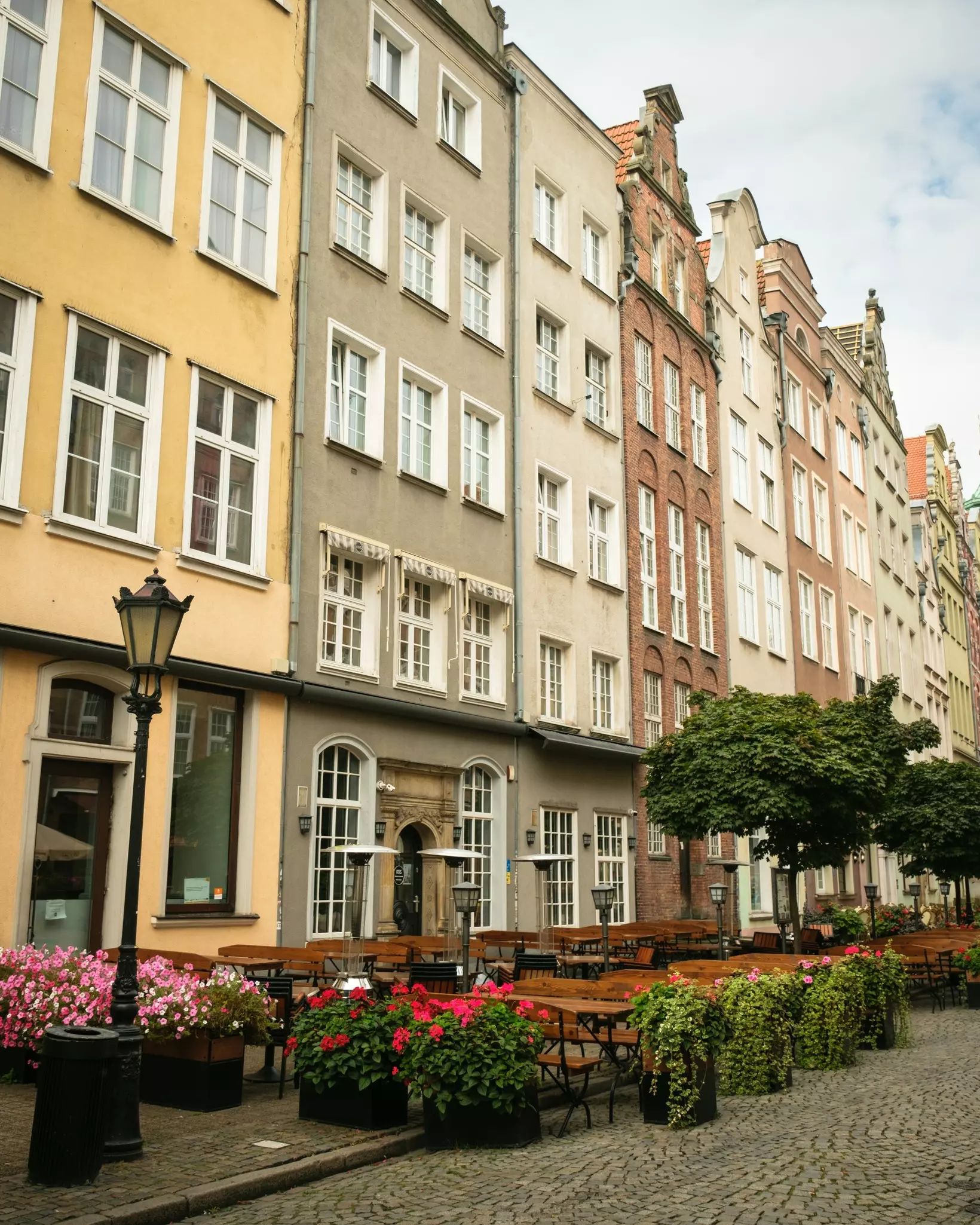 Street scene in the Old Town of Gdańsk, Poland