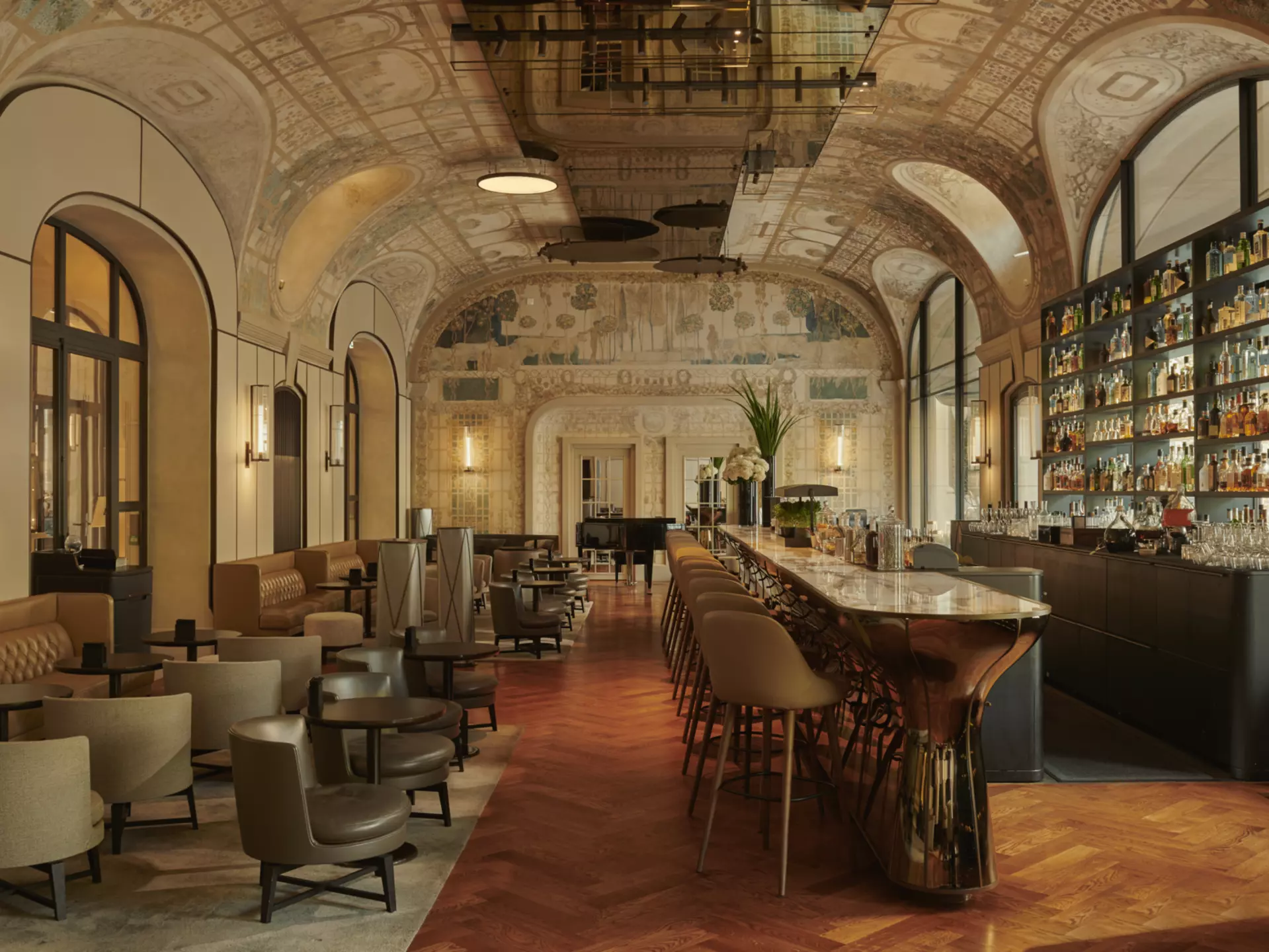 Bar Josephine is the place to go for a top-notch, late-night tipple in Paris © Bar Josephine / Hôtel Lutetia 
