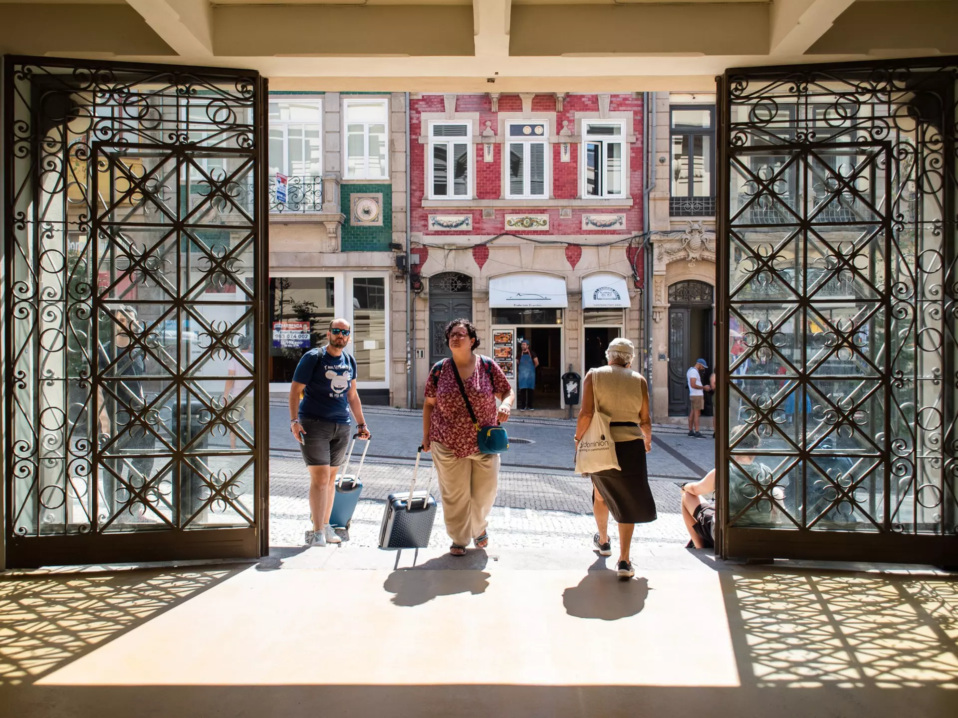 Follow our guide to traveling light by shipping your luggage. Kerry Murray for Lonely Planet