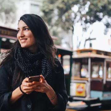 woman in san francisco using her phone.jpg