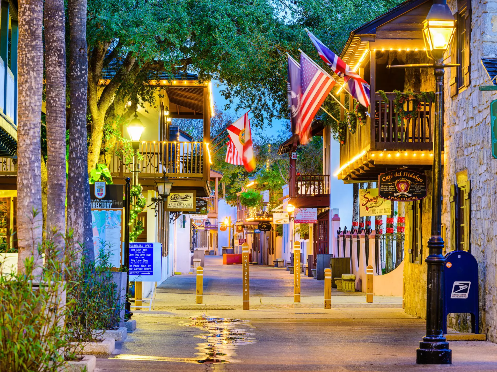 ST. AUGUSTINE, FLORIDA - JANUARY 5, 2015: Shops and inns line St. George. Once the main street, it is still considered the heart of the city.
252545986
street, america, historical, usa, thoroughfare, european, landmark, avenue, location, pedestrian, boulevard, historic, alleyway, jacksonville, place, famous, architecture, city, spanish, fl, colonial, alley, florida, american, road, cityscape, augustine, st, saint, st.