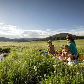 Montana offers countless ways to get back to nature with kids © Jordan Siemens / Getty Images