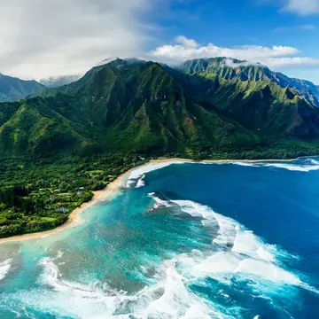 Napali Coast on Kauai, Hawaii. Francois Seuret/Shutterstock