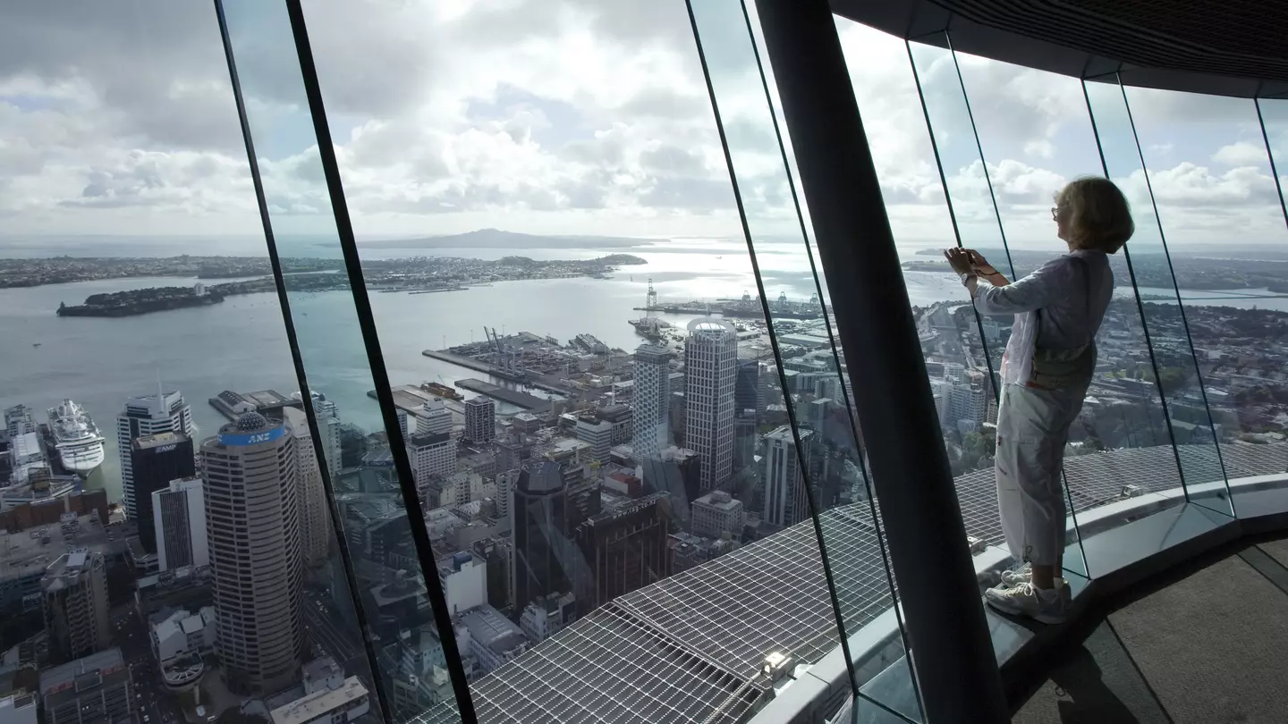 Photographing epic Auckland views from Sky Tower © Holger Leue / Getty Images