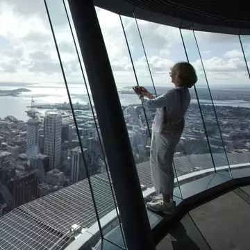 Photographing epic Auckland views from Sky Tower © Holger Leue / Getty Images