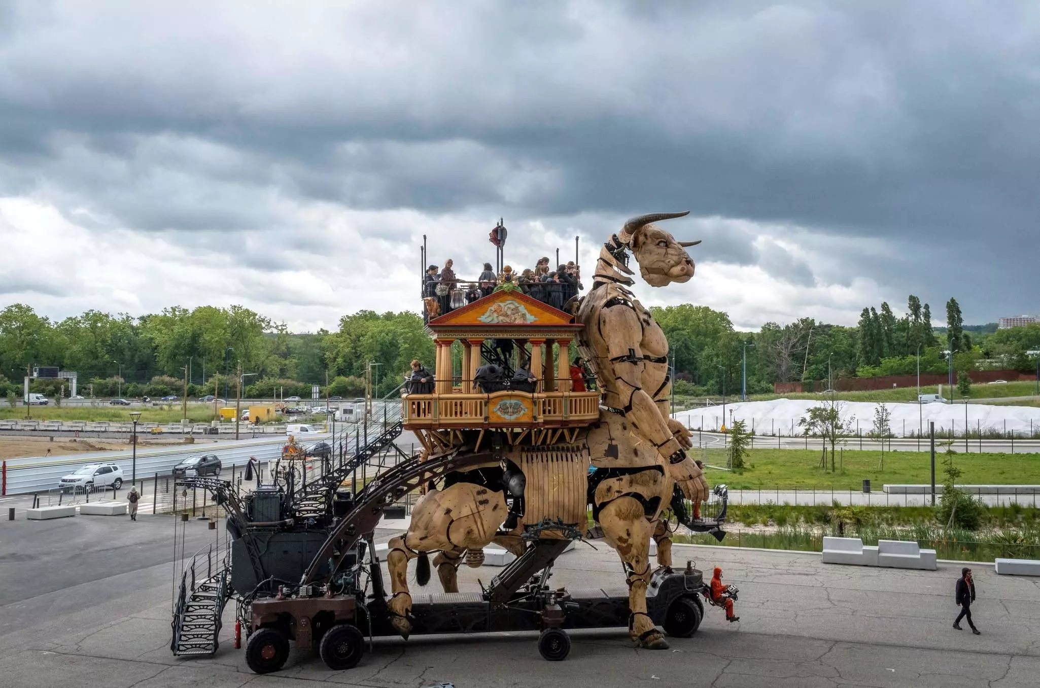 The 47-tonne articulated machine made of steel and wood entitled the