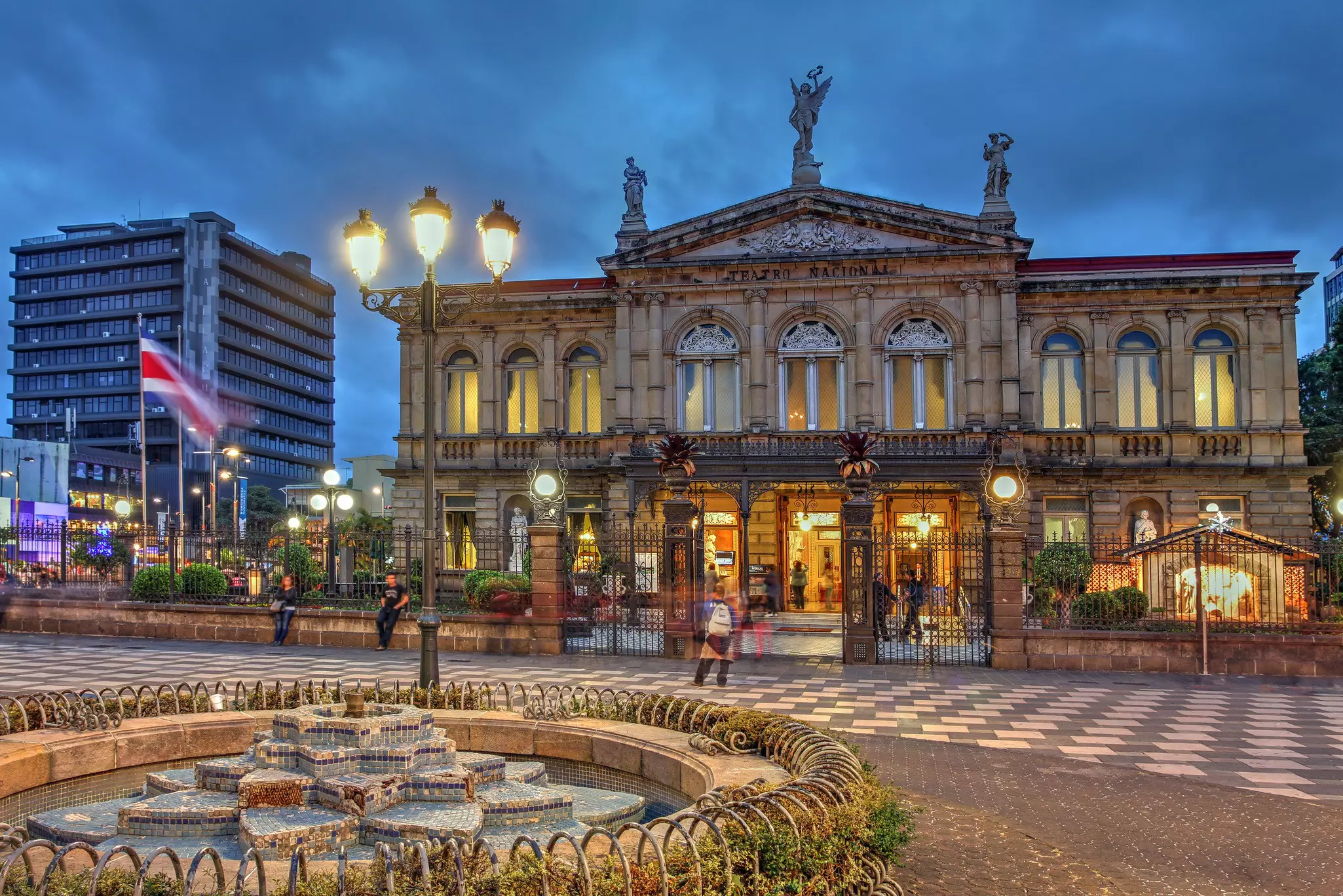 Wander through the architectural beauty of the Teatro Nacional © Mihai-Bogdan Lazar / Shutterstock
