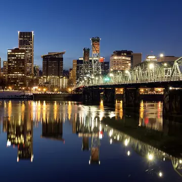 The views of downtown from Eastbank Esplanade simply sparkle. And they’re 100% free. JPL Designs/Shutterstock