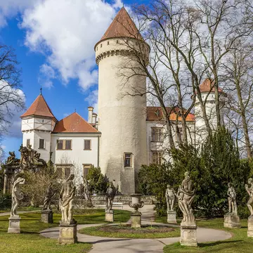 Konopiště Chateau. MondayMorning/Shutterstock