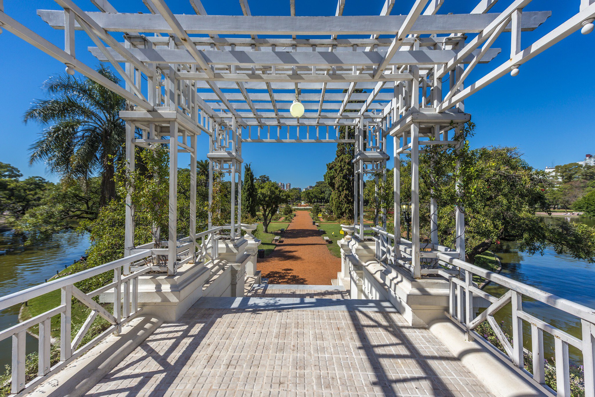 Roundabout on Parque Tres de Febrero, also known as the Bosques de Palermo (Palermo Woods), a 400 hectares urban park located in the neighborhood of Palermo in Buenos Aires, Argentina.
159110315
aires, america, argentina, argentine, argentinian, bosques, bridge, buenos, buenos aires, building, capital, capital federal, city, ciudad autonoma, destination, exterior, famous, febrero, federal, history, landmark, latin, old, outside, palermo, park, parque, roundabout, sightseeing, south, south america, tourism, travel, tres, urban, white, woods