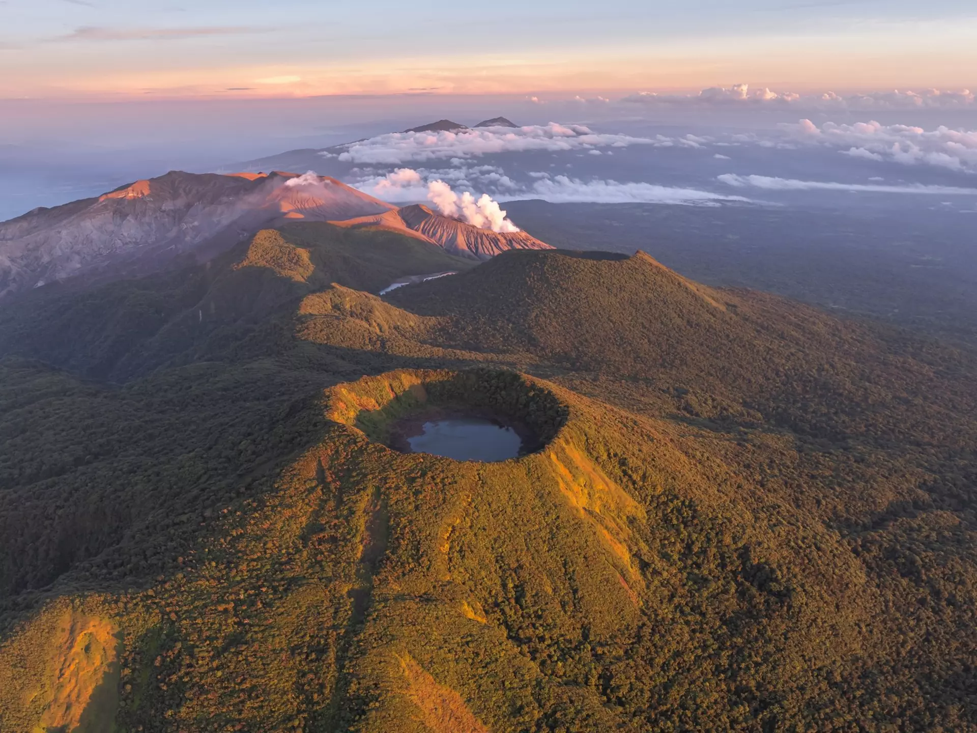 Volcán Rincón de la Vieja in Costa Rica. Leo.leonc/Shutterstock