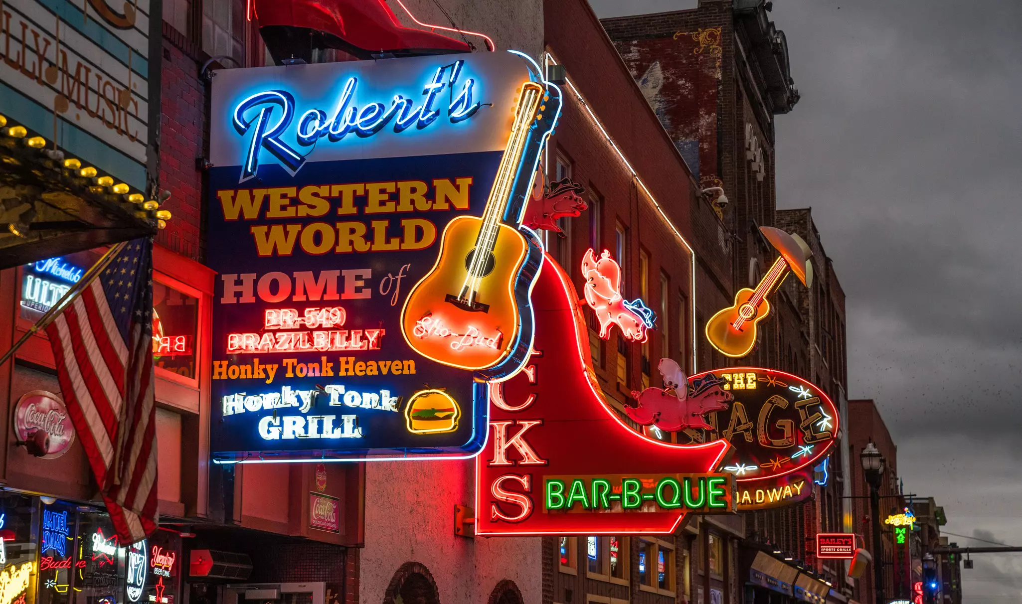 Many of Nashville's honky-tonks don't have a cover charge. pabradyphoto / Getty Images