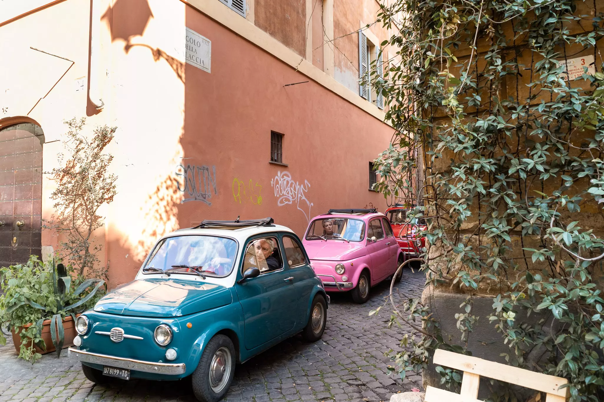 Alvise's group weaves their way through Trastevere, a colorful Roman neighborhood. © Claudia Gori/Lonley Planet