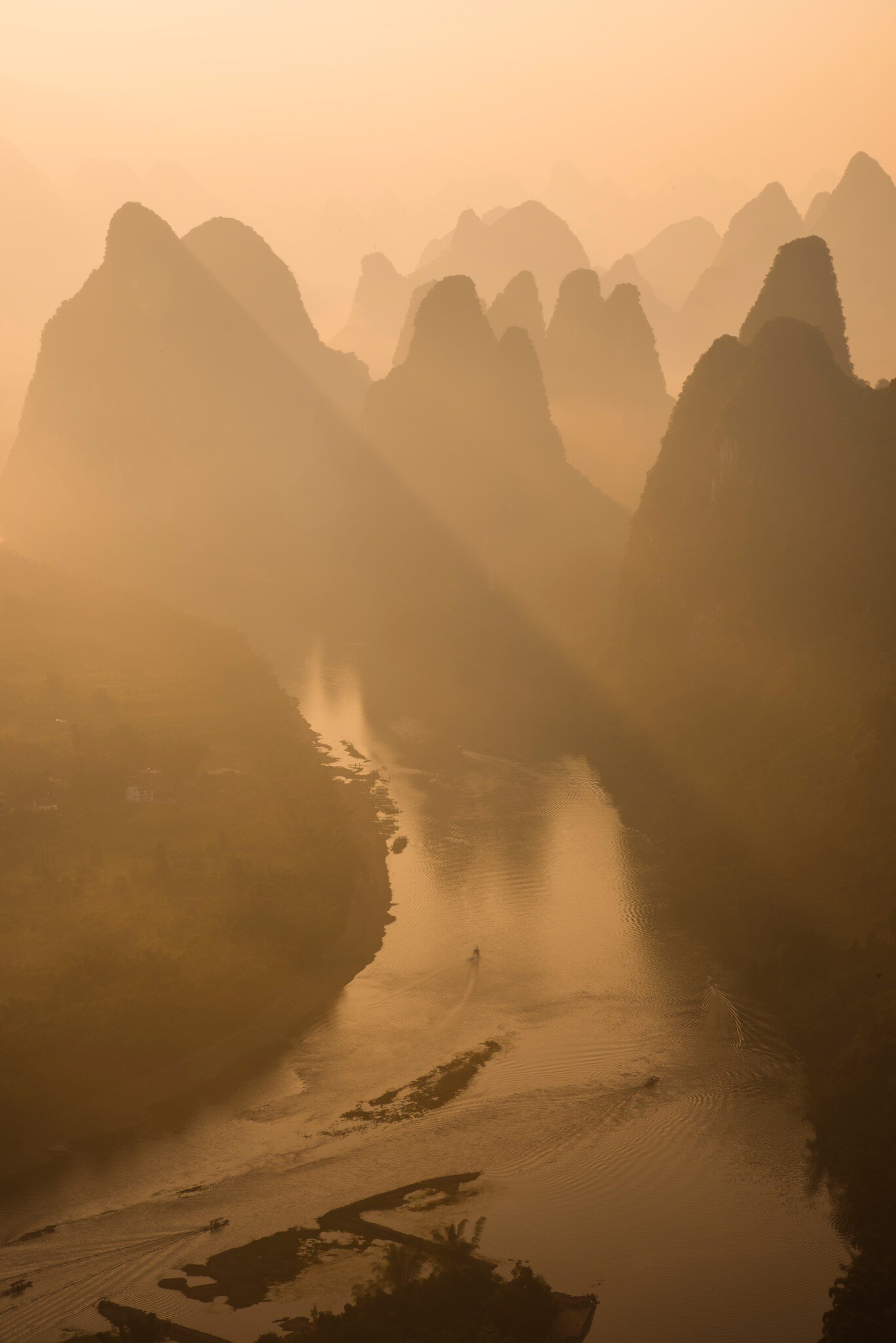 GettyImages-621738940.jpg
Sunrise at XiangGong Shan