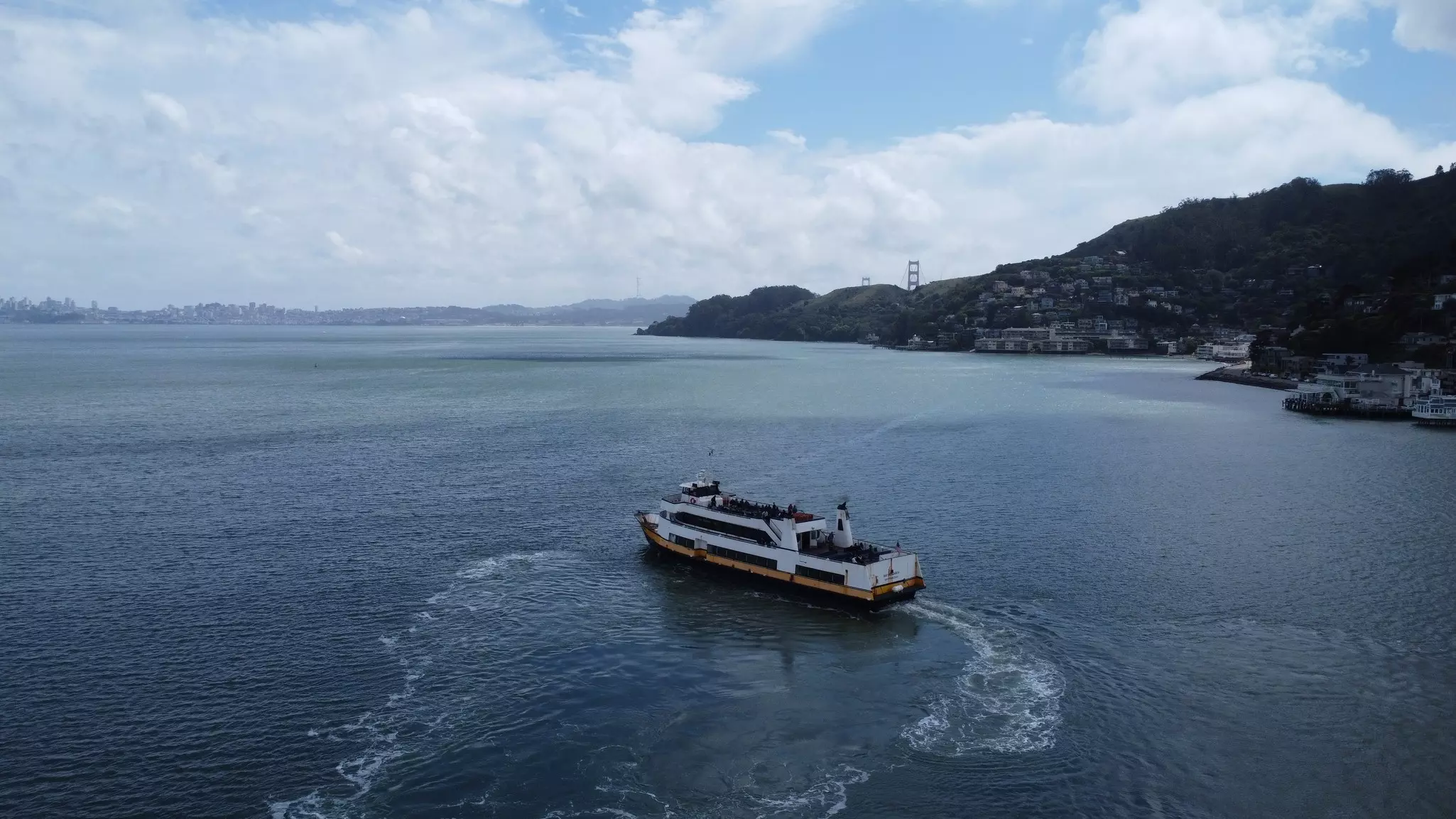 Aerial view of Sausalito, California and San Francisco Bay looking south toward the city of San Francisco with Sausalito Ferry in foreground.
2149514251