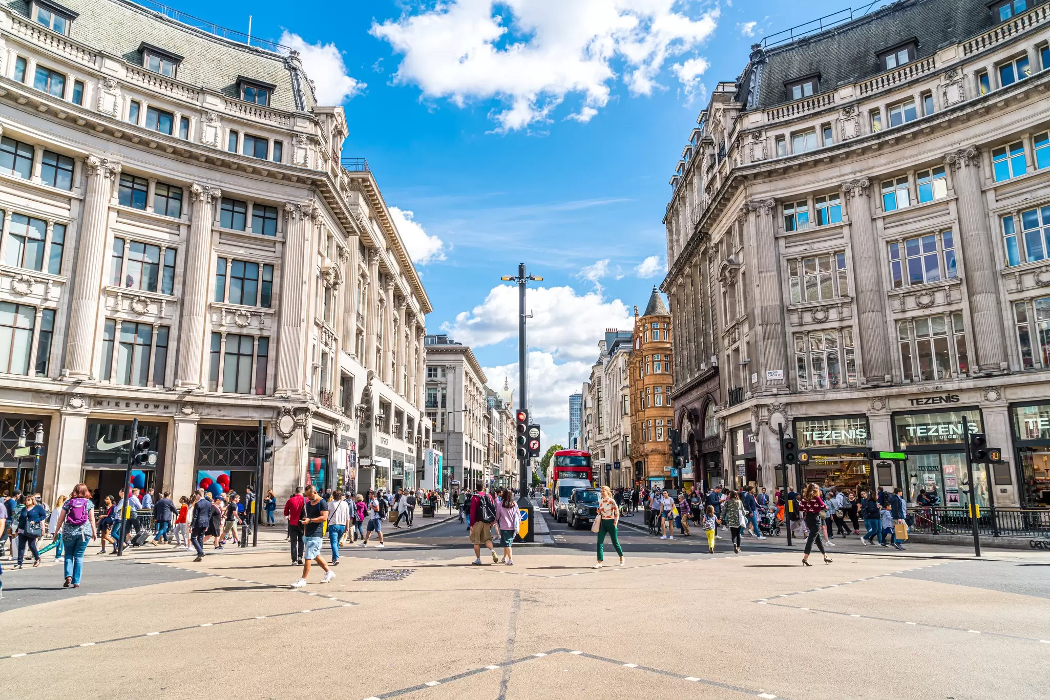 With its packed pavements, busy shops and plentiful public transport options, Oxford Circus offers some great opportunities to put our tips to the test. Shutterstock
