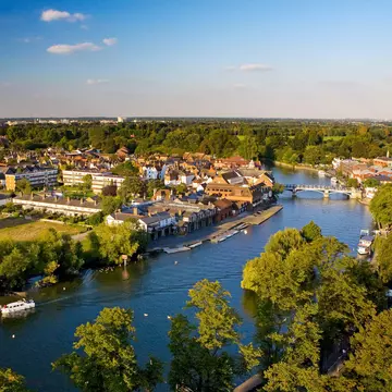 River Thames, Eton on left bank, Windsor on right
