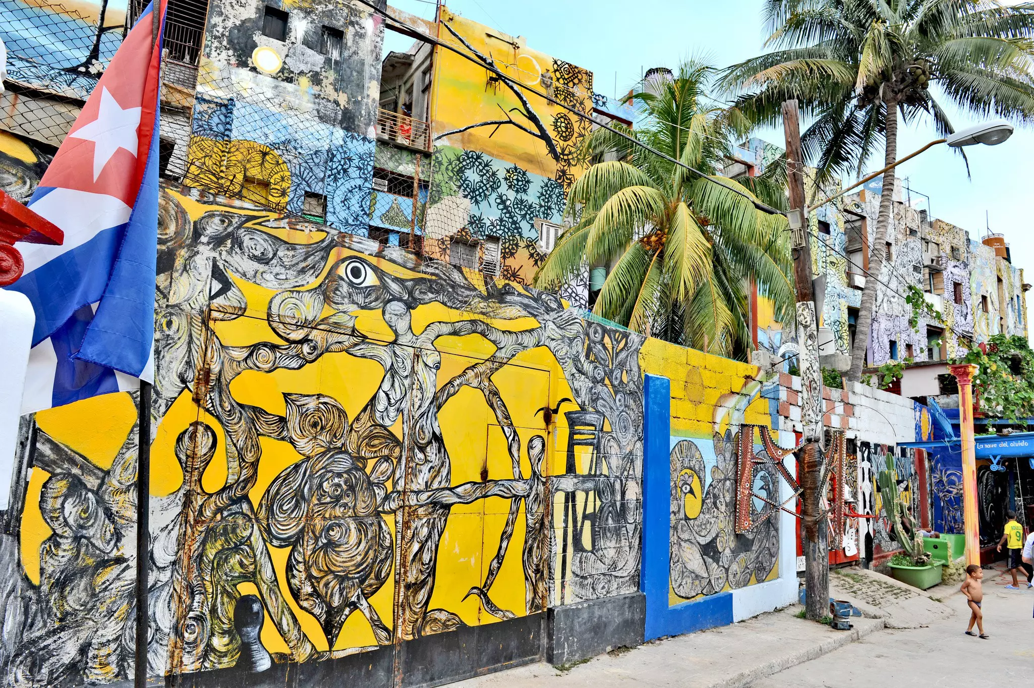 Tweens and teens are likely to enjoy seeing the street art of Havana's neighborhoods © The Visual Explorer / Shutterstock