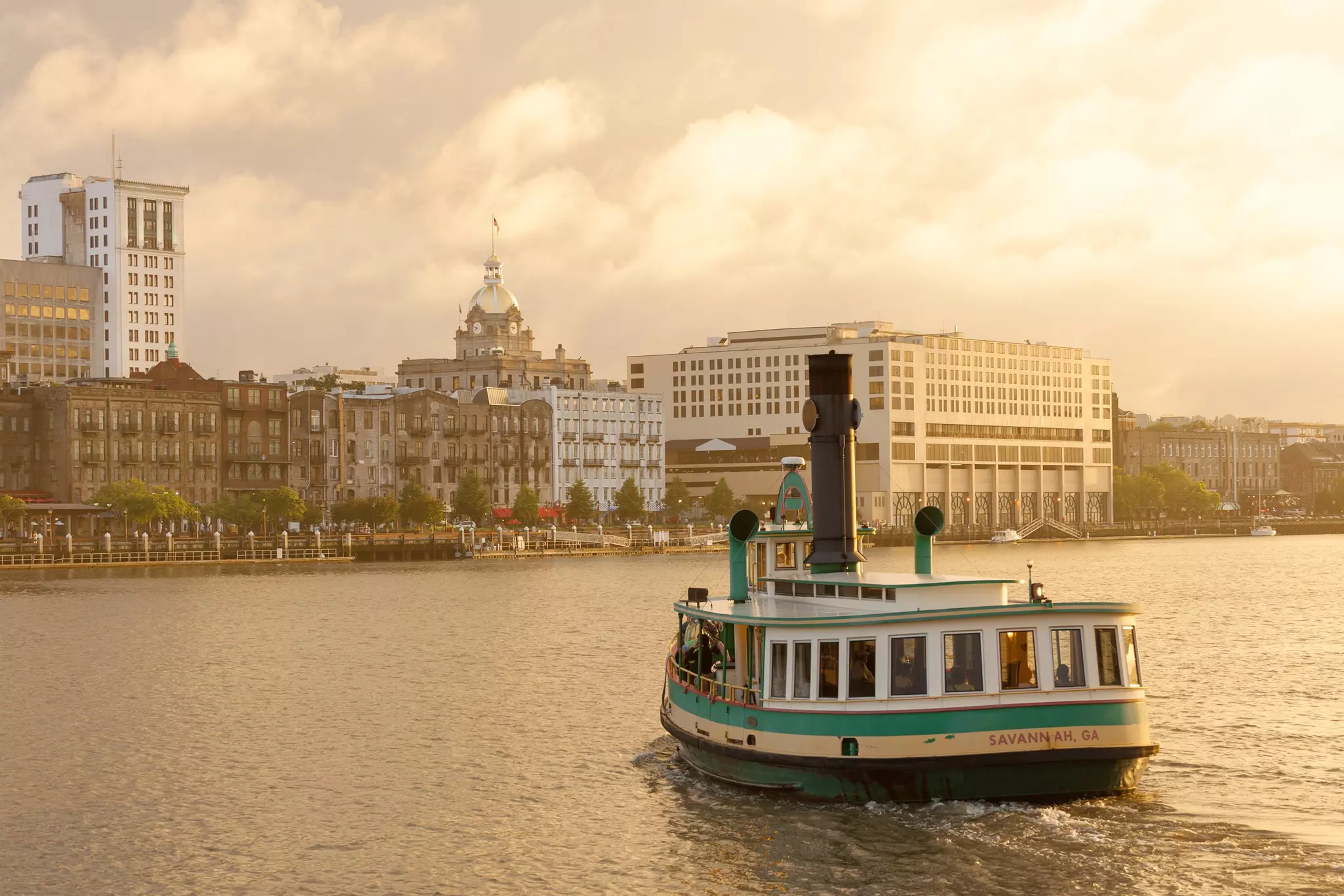 Take advantage of Savannah's public transit – including the ferry! © Tashka / Getty Images