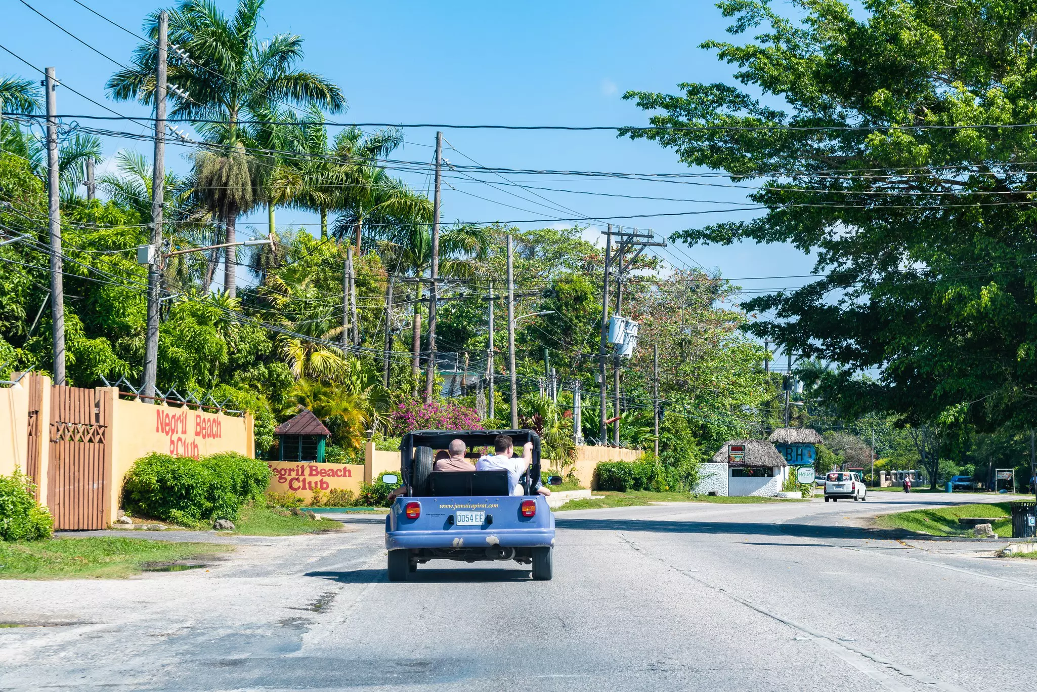 If you want to explore the island, renting your own vehicle gives you the most flexibility © Debbie Ann Powell / Shutterstock