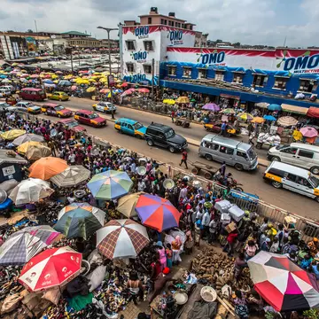 view of the kejetia market in kumasi, ghana, the biggest market in West African
160697002