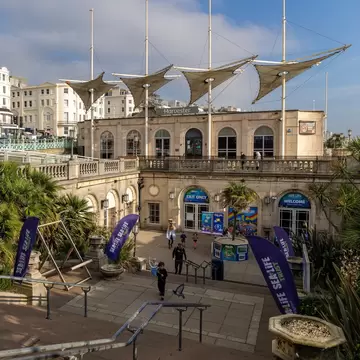 Brighton, East Sussex, United Kingdom - November 4th 2024: The entrance to Sea Life Brighton, previously known as Brighton Aquarium and from 1969 until 1991 as Brighton Aquarium and Dolphinarium, License Type: media, Download Time: 2026-04-24T22:41:20.000Z, User: LP_ZRay, Editorial: true, purchase_order: 65050 - Digital Destinations and Articles, job: Lonely Planet, client: App Content, other: Zayira Ray