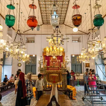 Interior of the Paradesi Synagogue, the oldest synagogue in the Commonwealth. Kerala, India.