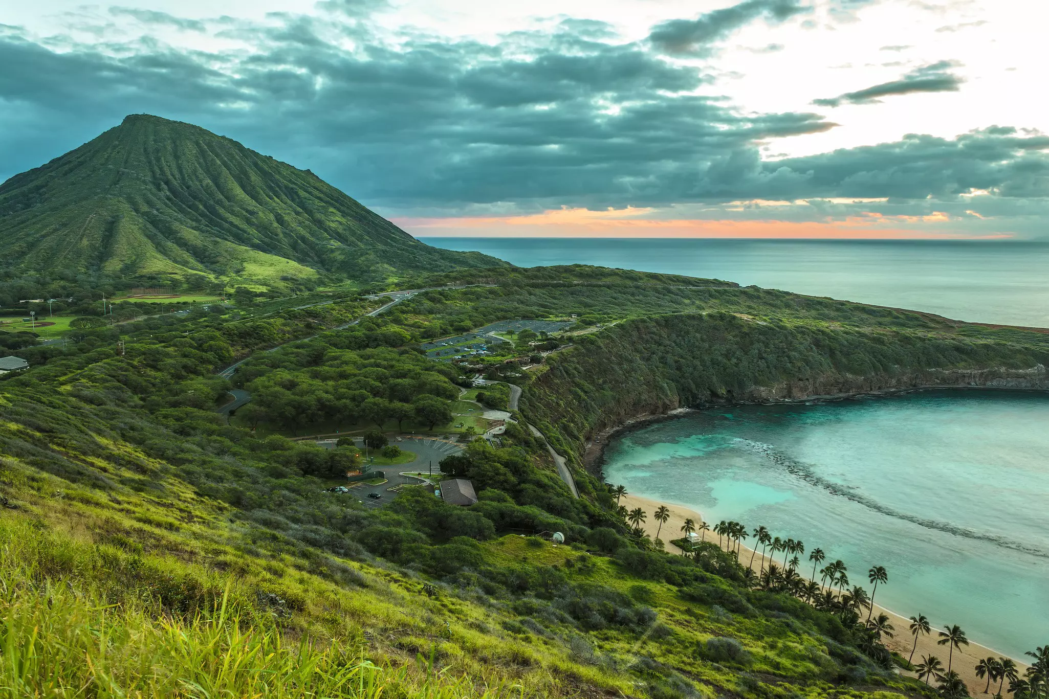 The 200-acre Koko Crater Botanical Garden Loop is great for nature fans © Leigh Anne Meeks / Shutterstock