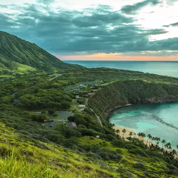 The 200-acre Koko Crater Botanical Garden Loop is great for nature fans © Leigh Anne Meeks / Shutterstock