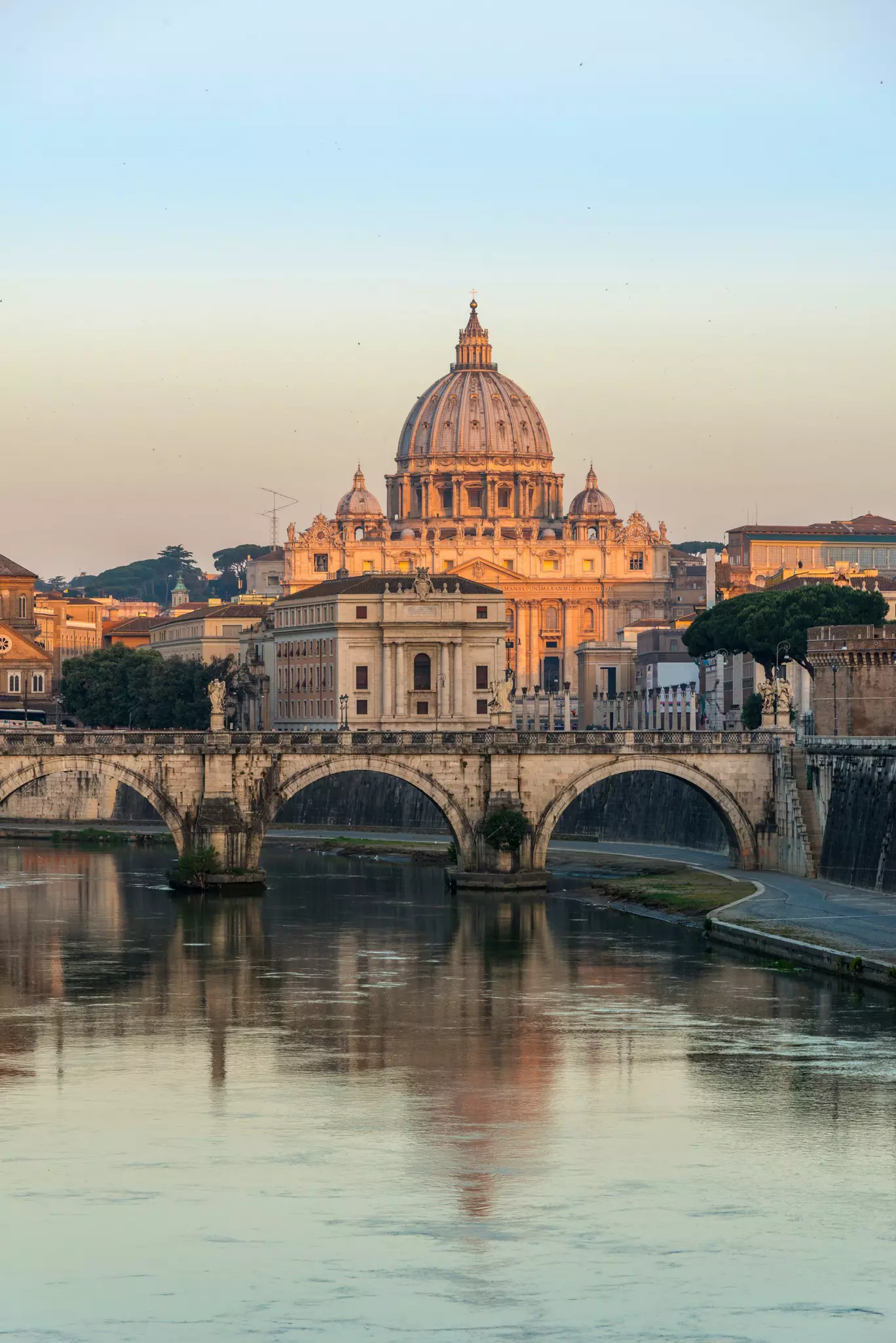 GettyImages-1397597374.jpg
Rome at sunset