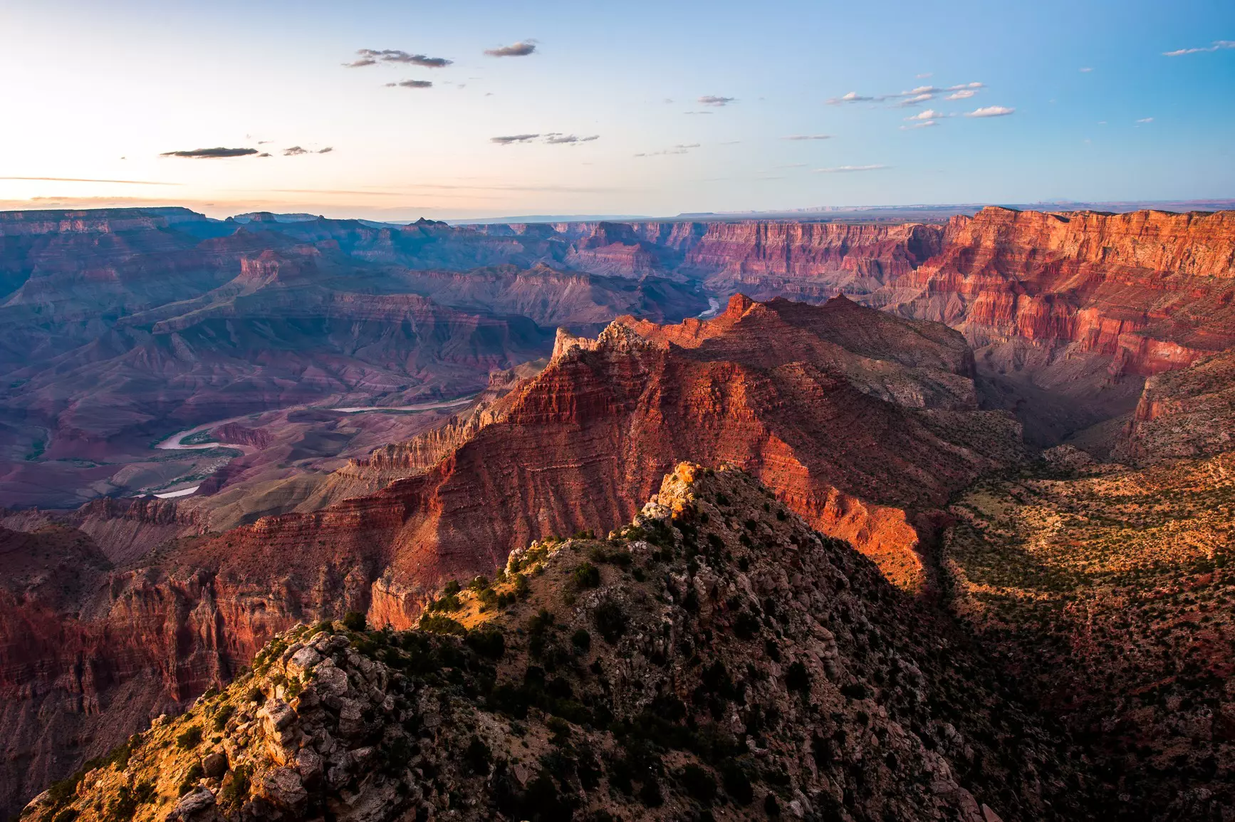 Canyon scenery from the Grand Canyon South Rim, Grand Canyon National Park, USA.