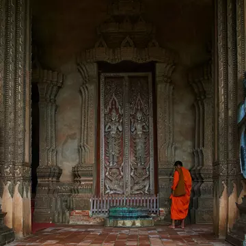 Monk at Hophrakeo temple.