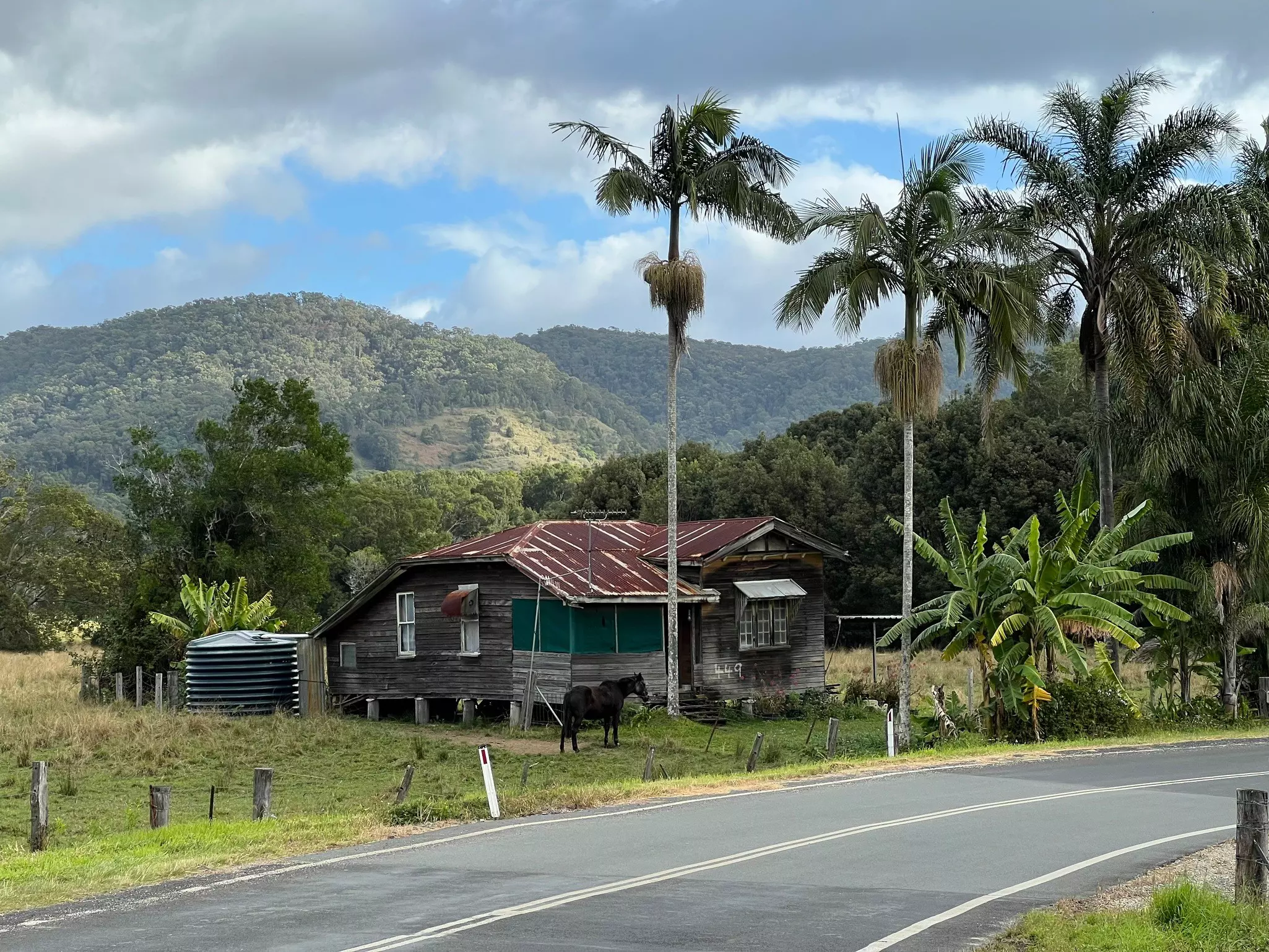 A Queenslander house near the Tweed section of the Northern Rivers Rail Trail. Jessica Lockhart/Lonely Planet