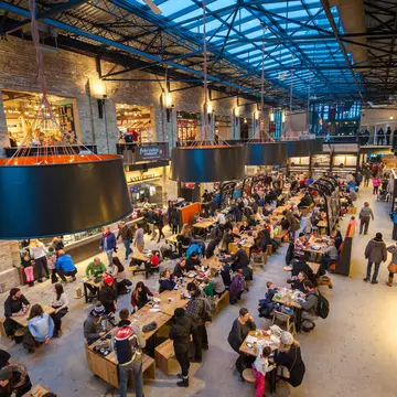 Excellent Manitoban and ethnic cuisines are on the menus of Winnipeg. Salvador Maniquiz/Shutterstock