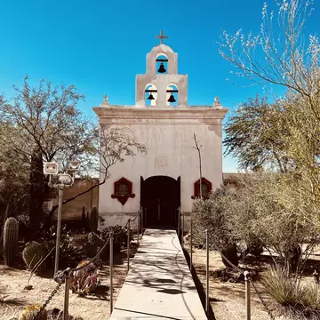 Side chapel at San Xavier del Bac.jpg