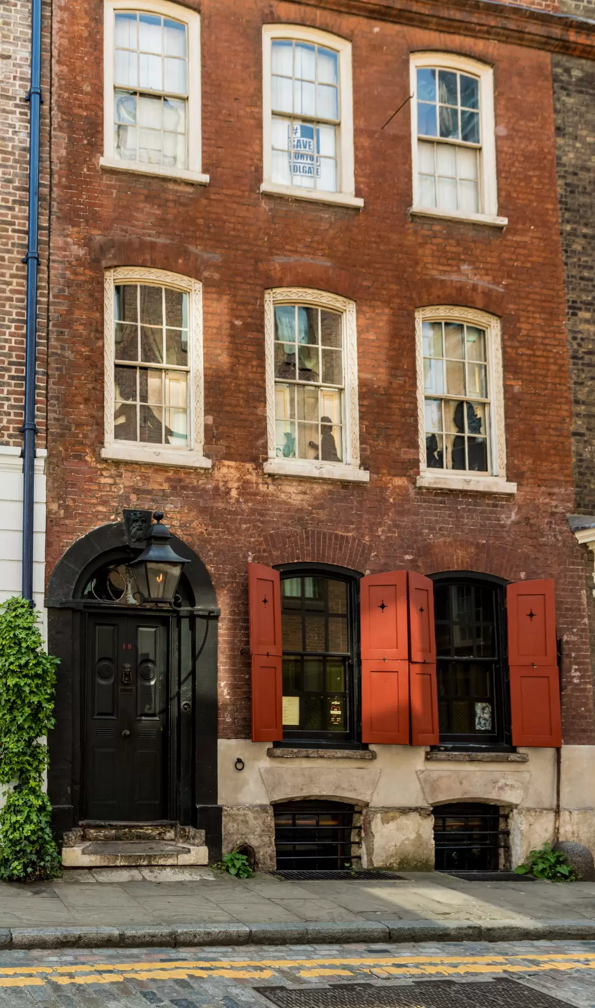Dennis Severs' House imagines of what life would have been like for a family of Huguenot silk weavers in East London © Sam Mellish via Getty Images