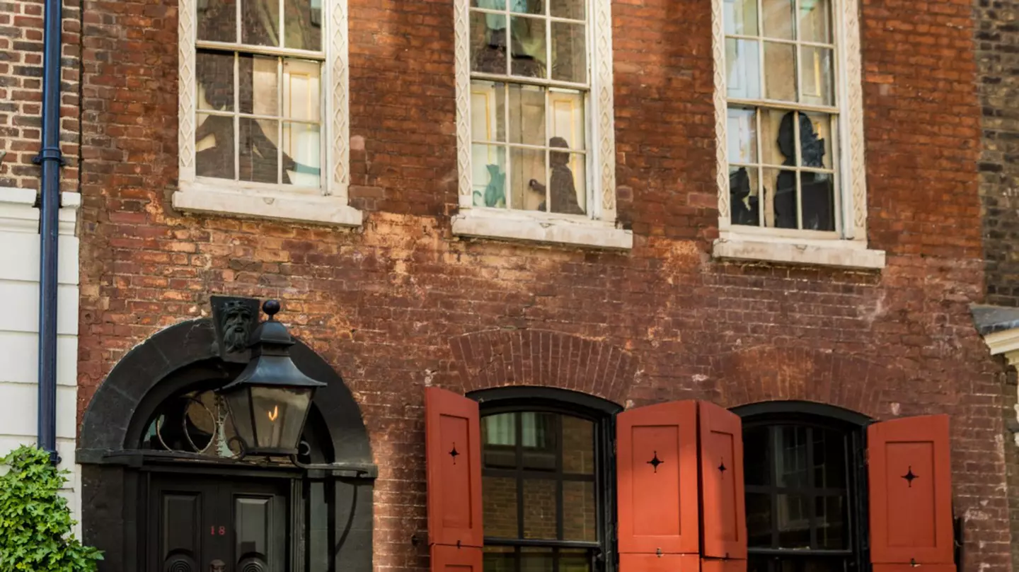 Dennis Severs' House imagines of what life would have been like for a family of Huguenot silk weavers in East London © Sam Mellish via Getty Images