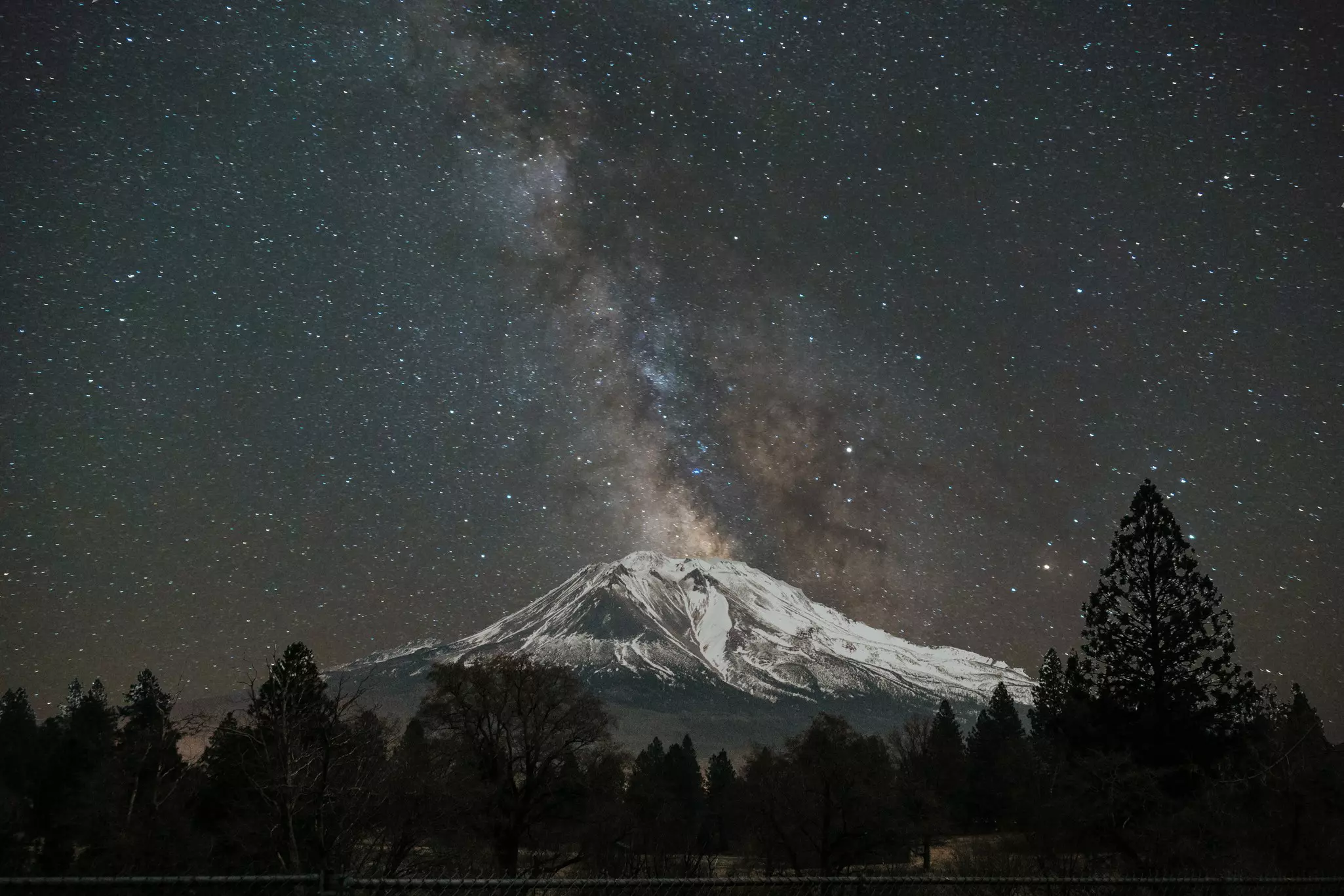 The outdoor adventures near Mount Shasta offer nice diversity © Robert Cornell / Shutterstock