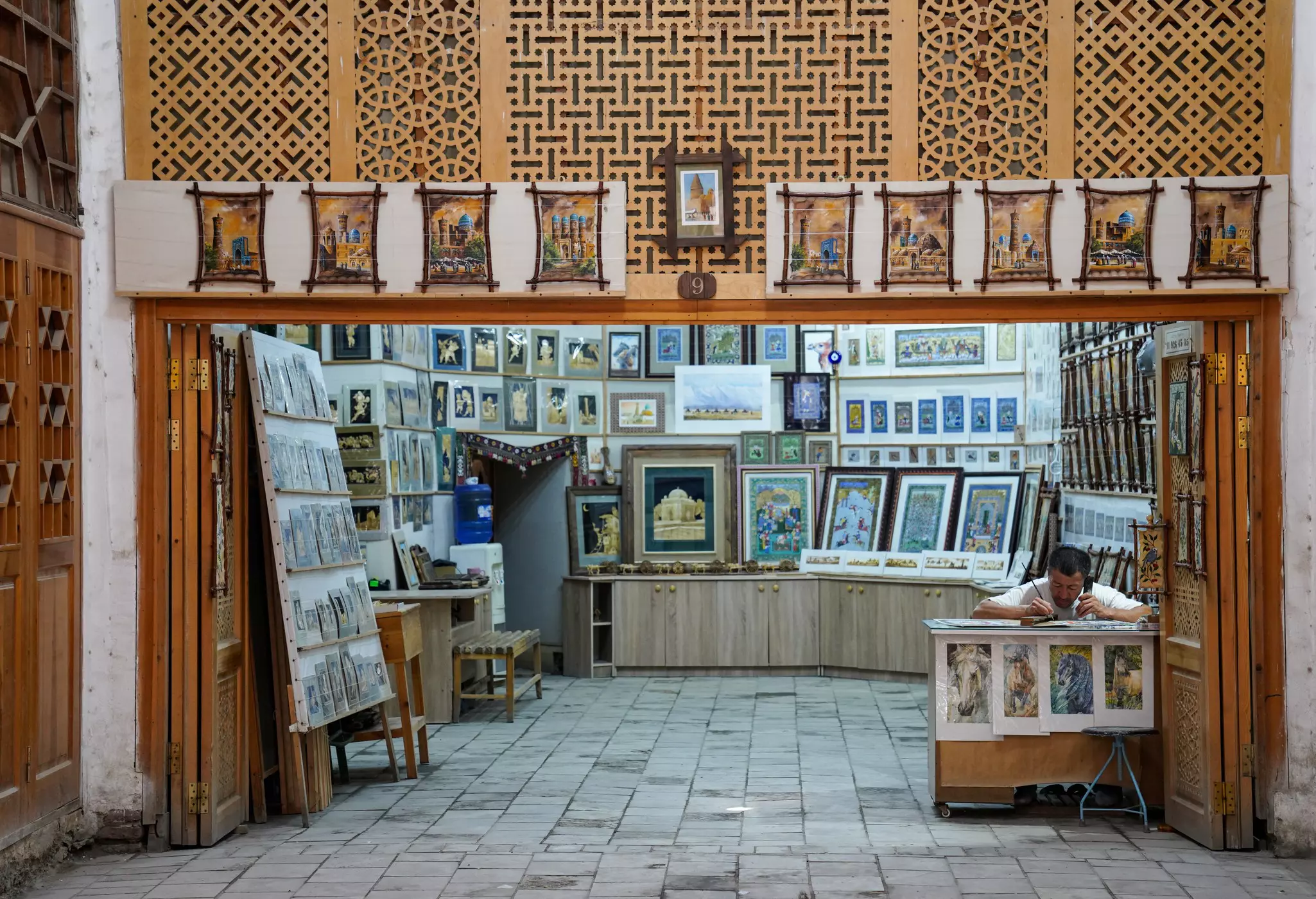 You can find artisan-made souvenirs in Bukhara’s markets © Paula Hotti