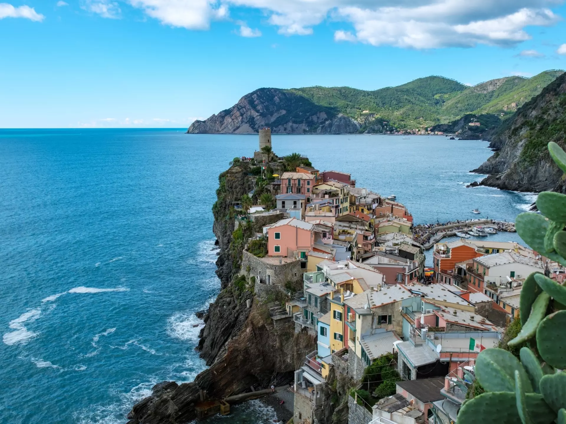 Vernazza, Cinque Terre, Italy. fokke baarssen/Shutterstock