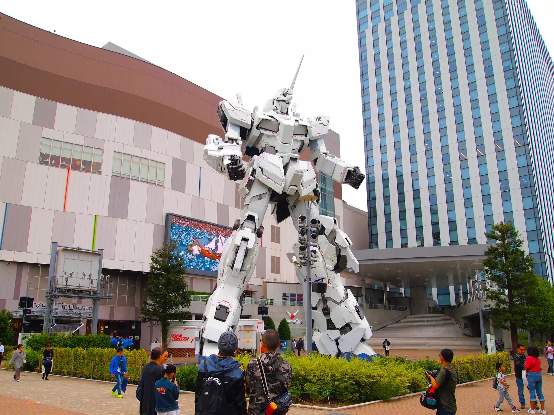 The Life-Sized Unicorn Gundam Statue