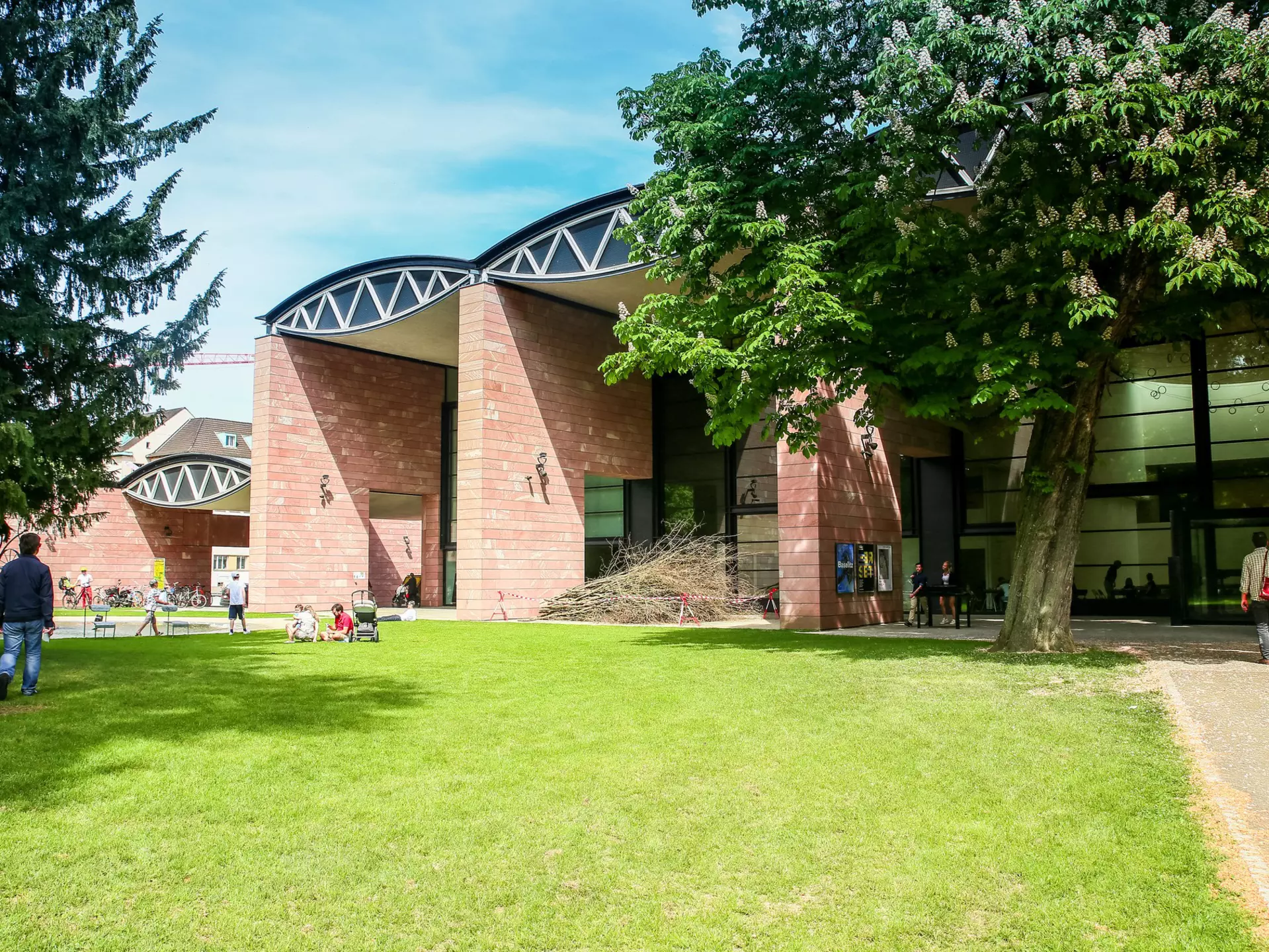 BASEL, SWITZERLAND, APRIL 29, 2018. Walking in the park outside Tinguely museum, License Type: media, Download Time: 2025-12-03T18:51:08.000Z, User: fabricencoredesign31, Editorial: true, purchase_order: 56530 - Guidebooks, job: Global Publishing-WIP, client: Experience Switzerland 1, other: Fabrice Robin