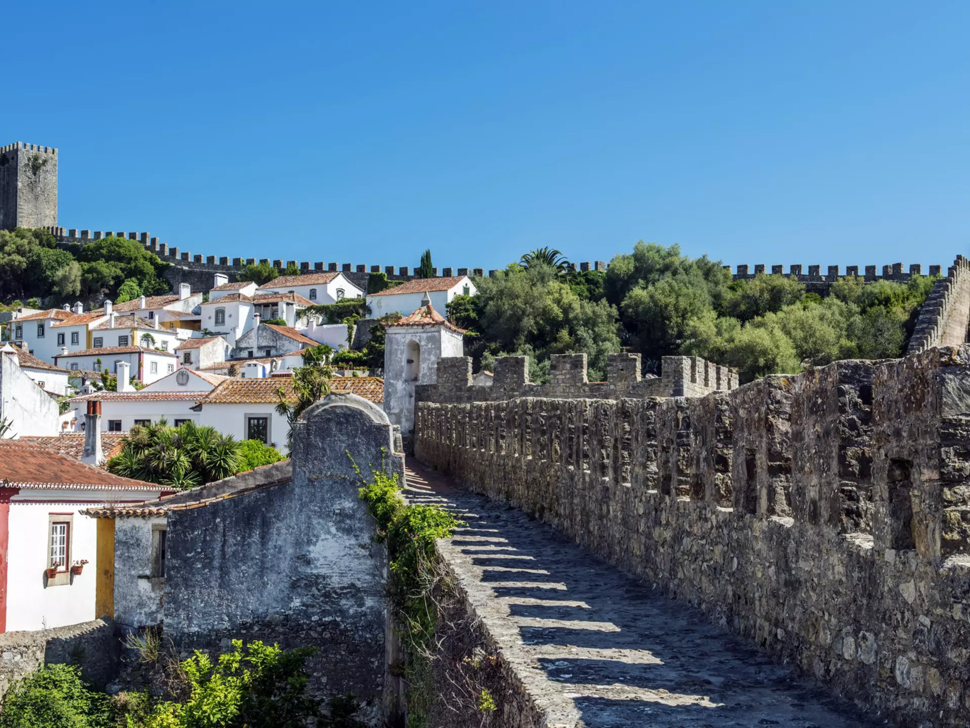 1146338992
color, colour, heritage, historical, leiria, portuguese, sightseeing, stone, touring, tourist attraction, urban, walkway, wall