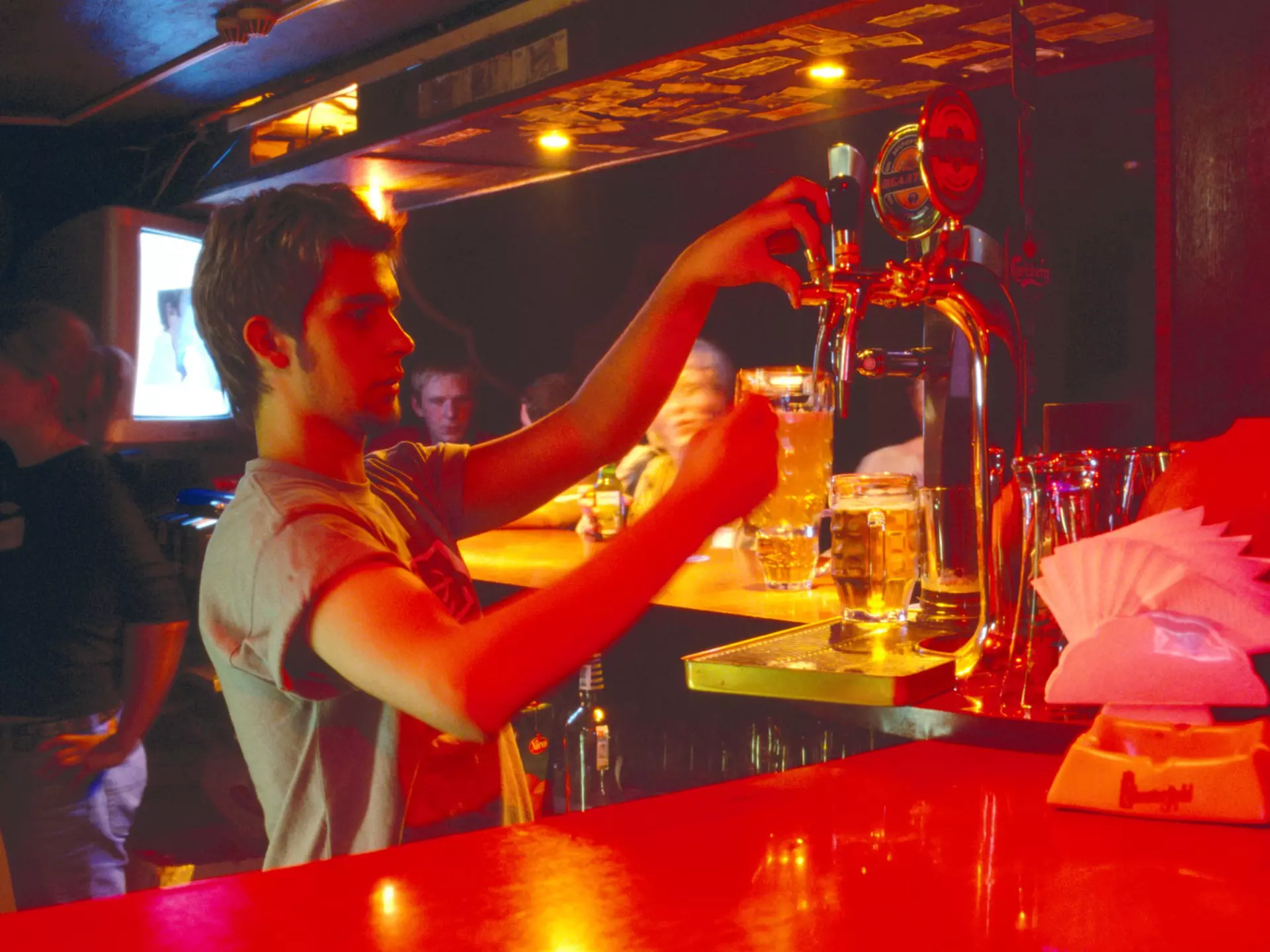 Many tap rooms, microbreweries and bars serve Russian-brewed beers. Jonathan Smith / Lonely Planet