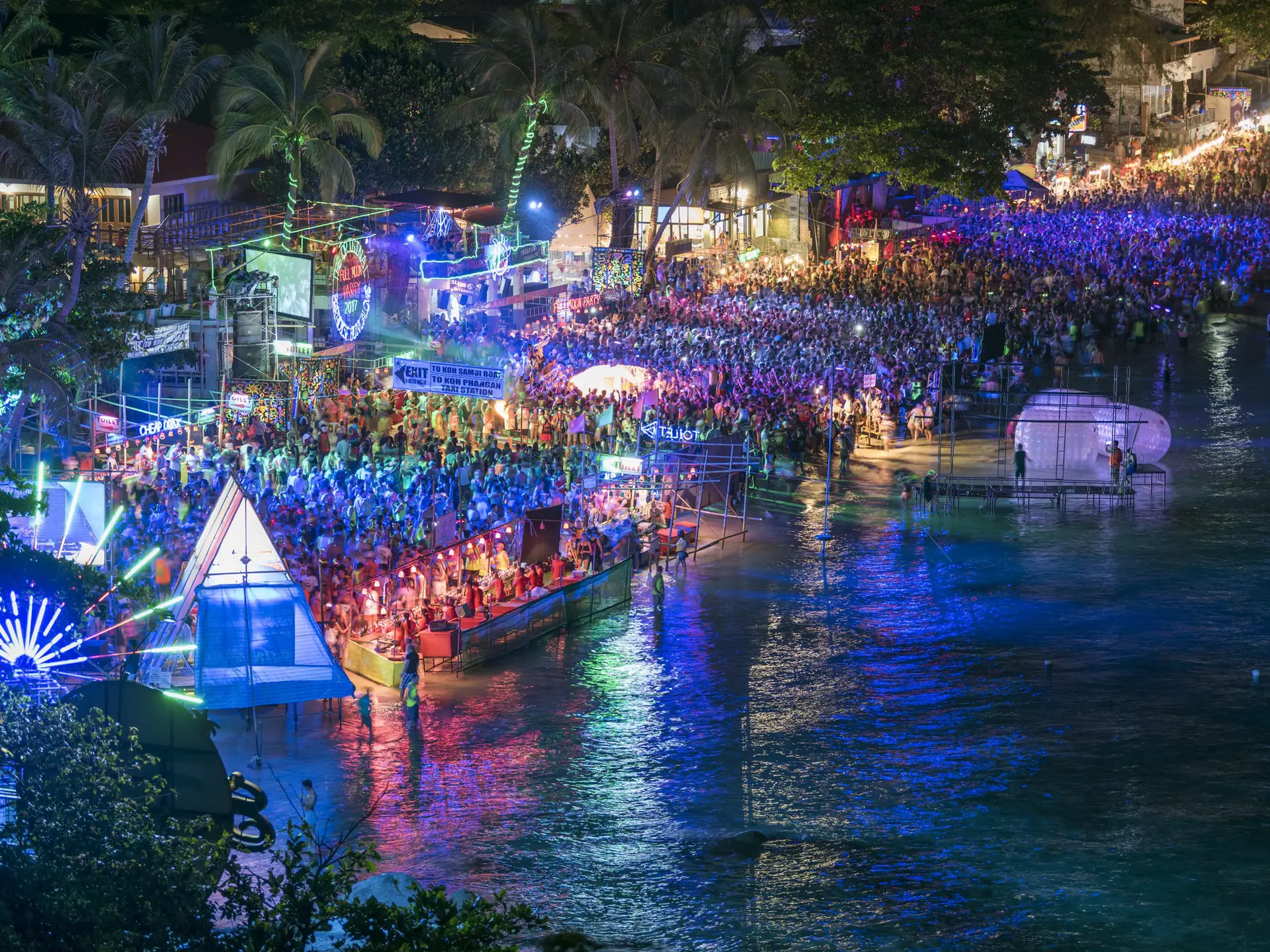 Crowds at the Full Moon Party at Hat Rin, Koh Pha-Ngan