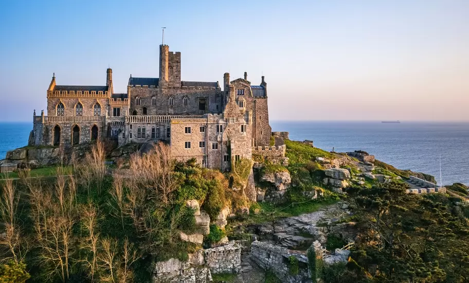 The Cornish coastline draws thousands of vacationers – and their cars – each season © Getty Images